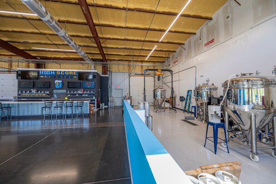 More Photos Of 8120 Windsor Hill Blvd, North Charleston Light Distribution For Sale