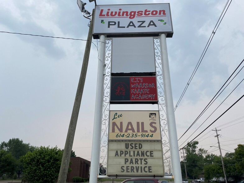 More Photos Of 3951-3975 E Livingston Ave, Columbus Storefront For Lease