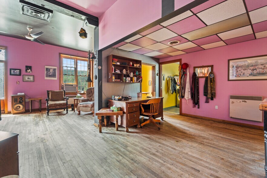 More Photos Of 500 Bridge St, Weissport Restaurant For Sale