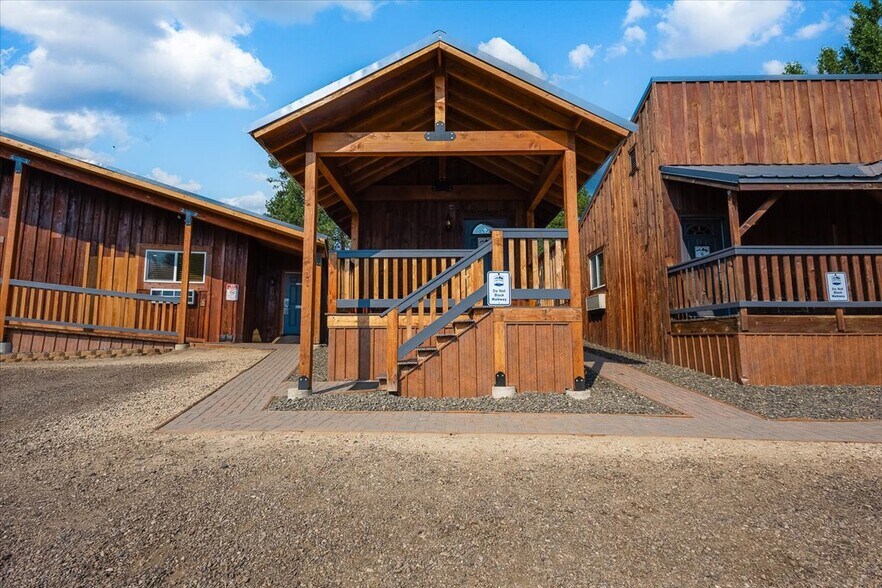 More Photos Of 486 S Middle Fork Rd, Garden Valley Hotel For Sale