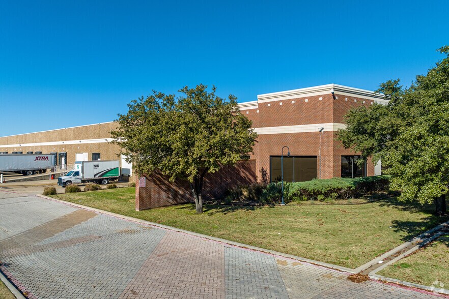 Primary Photo Of 1215 Marsh Ln, Carrollton Unknown For Lease