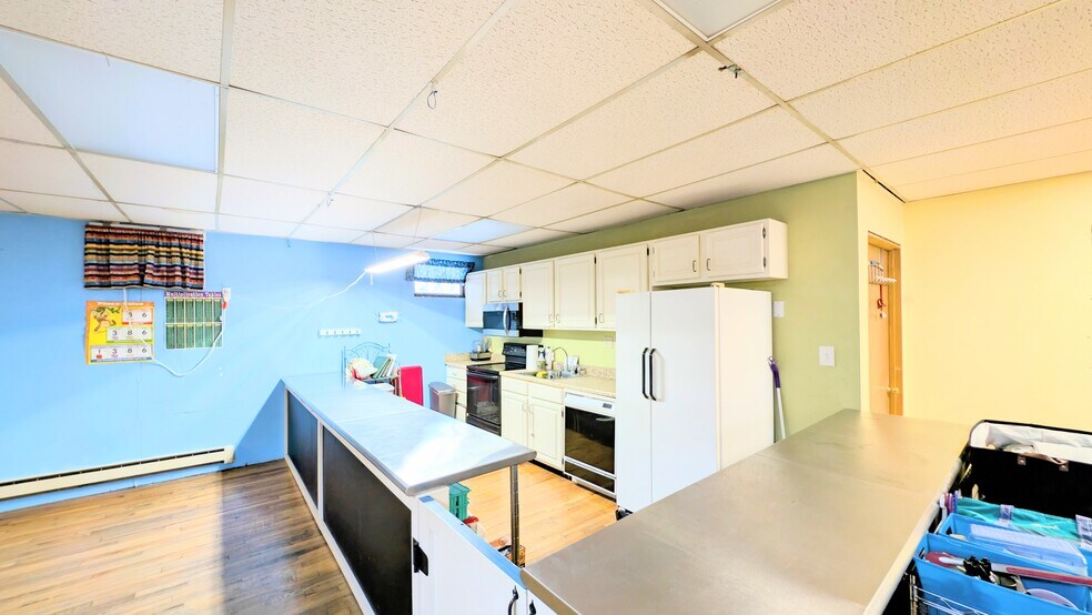 More Photos Of 2241 Ridge Rd, Bangor Flex For Sale