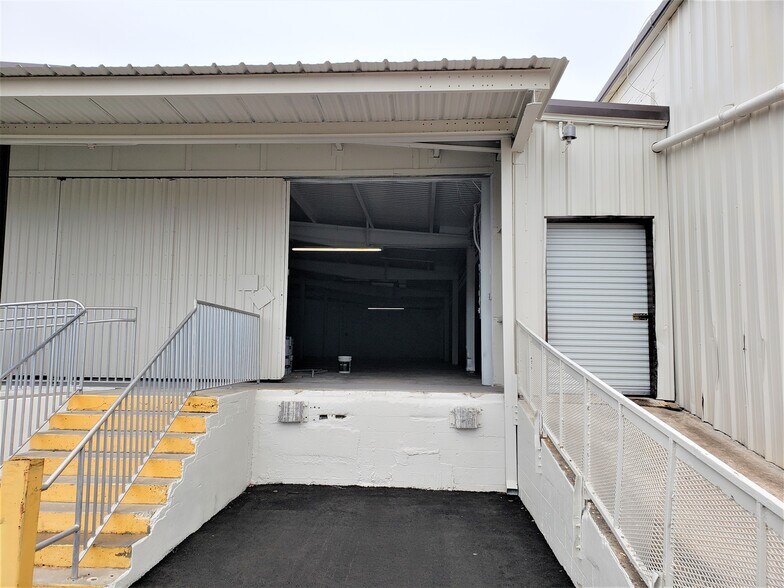 More Photos Of 2800 US Highway 1, Vero Beach Industrial For Lease