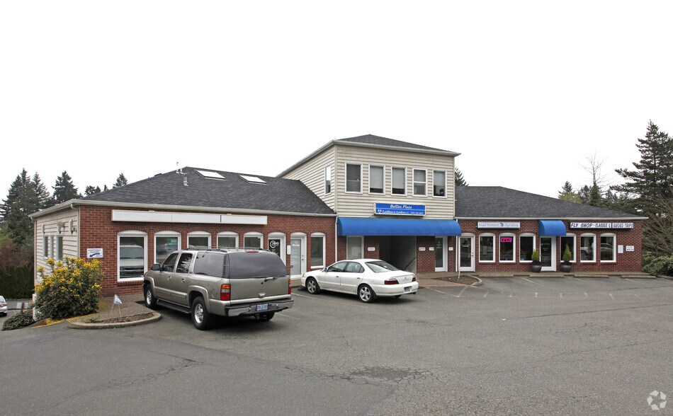 More Photos Of 21550-21590 Willamette Dr, West Linn Office For Lease