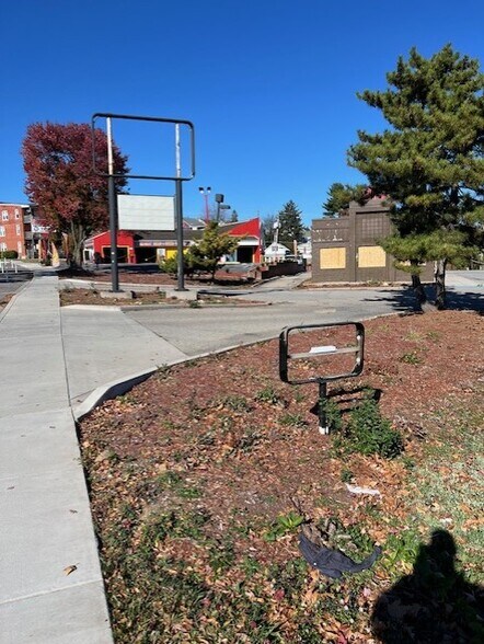 More Photos Of 330 Dual Hwy, Hagerstown Fast Food For Lease