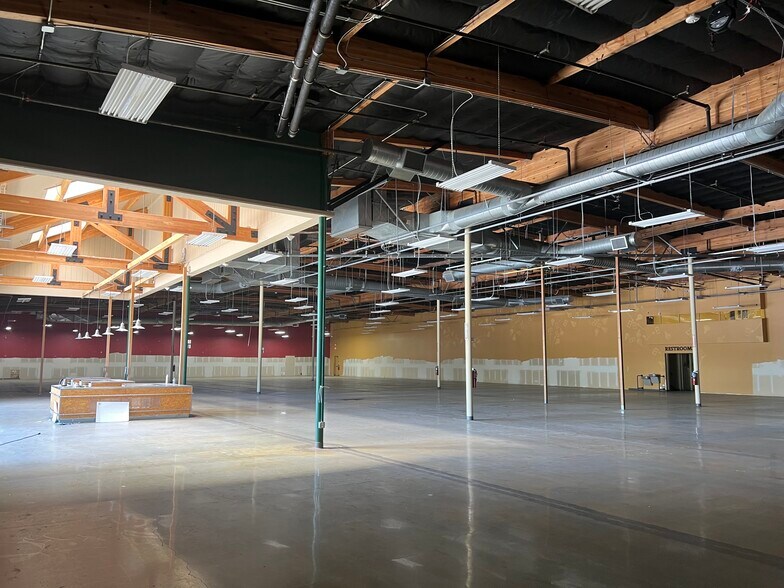 More Photos Of 5651 Cottle Rd, San Jose Freestanding For Sale