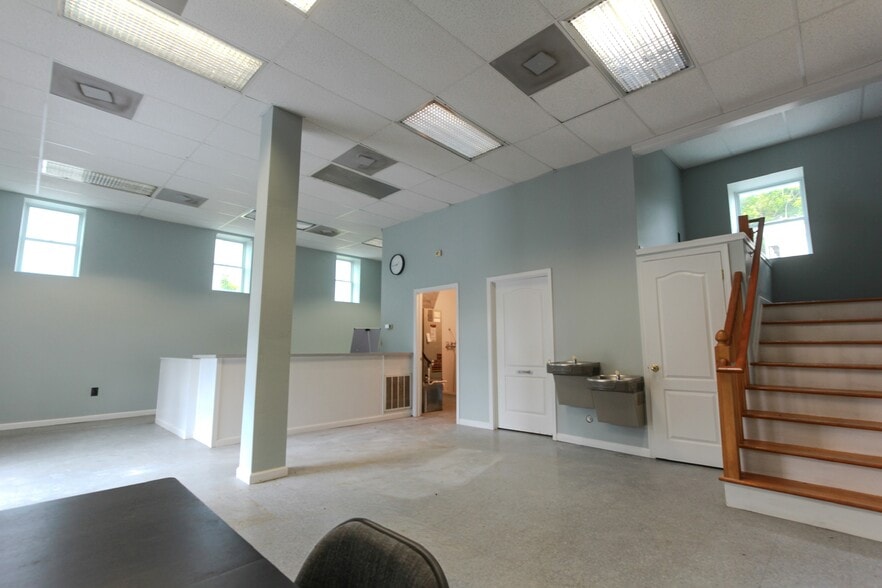 More Photos Of 36 Walnut St, Thurmont Warehouse For Lease