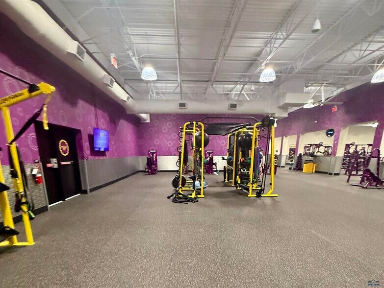 More Photos Of 1845 Haines Ave, Rapid City Freestanding For Sale