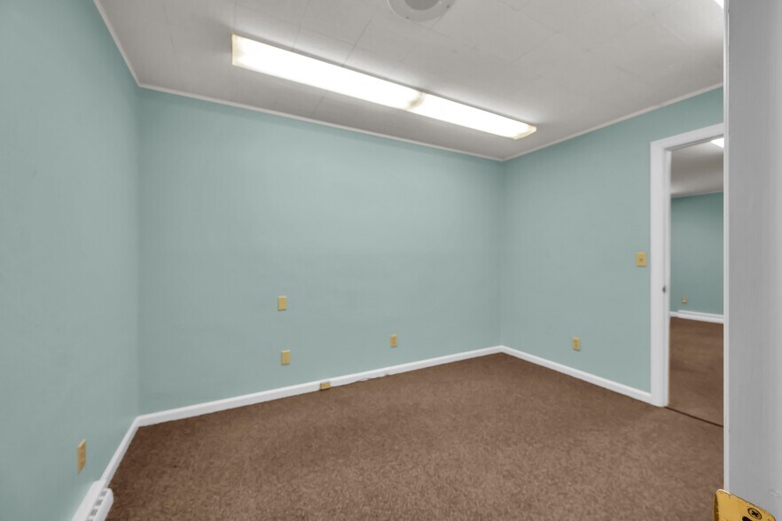 More Photos Of 172 Mount Pleasant Rd, Newtown Medical For Lease