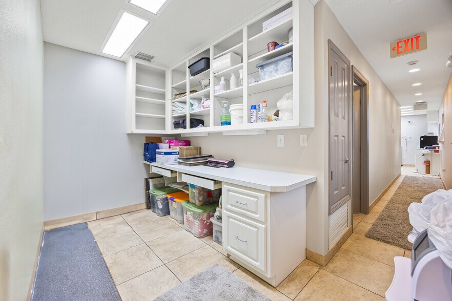 More Photos Of 2200 S Bay St, Eustis Office For Sale