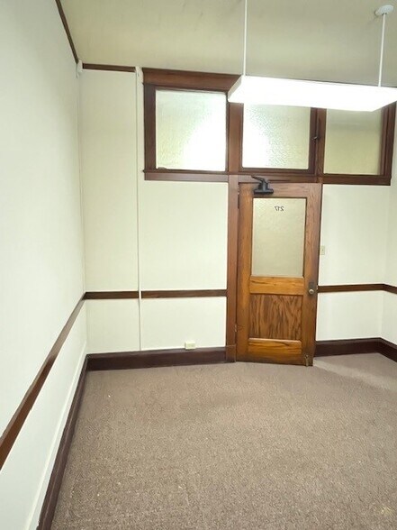 More Photos Of 100 N Chestnut St, Champaign Office For Lease