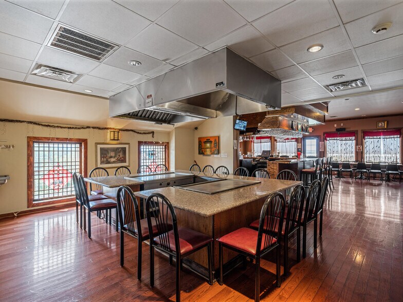 More Photos Of 1495 Farmington Ave, Pottstown General Retail For Sale