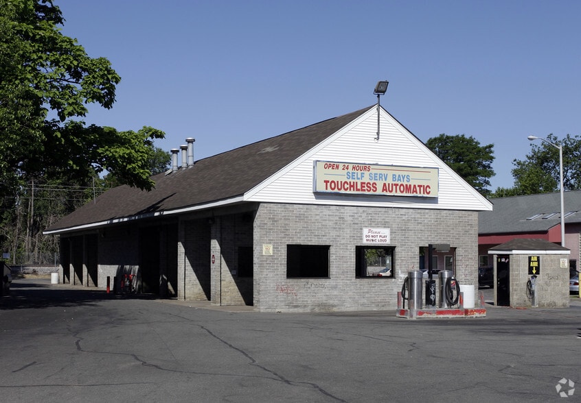 Primary Photo Of 18 Belden St, Providence Carwash For Sale