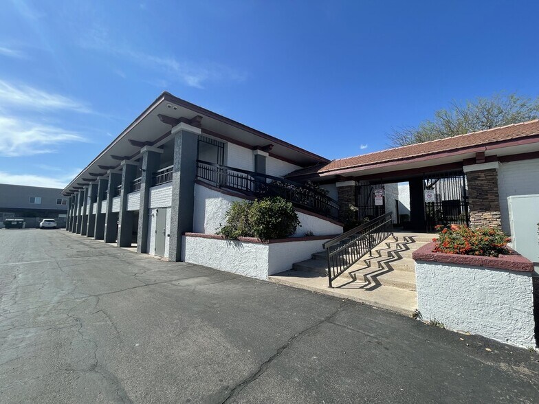 More Photos Of 2942 N 24th St, Phoenix Loft Creative Space For Lease