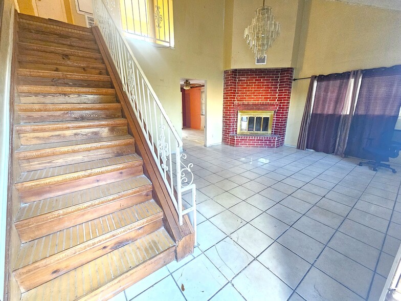 More Photos Of 2131 Campbell Rd, Houston Schools For Sale