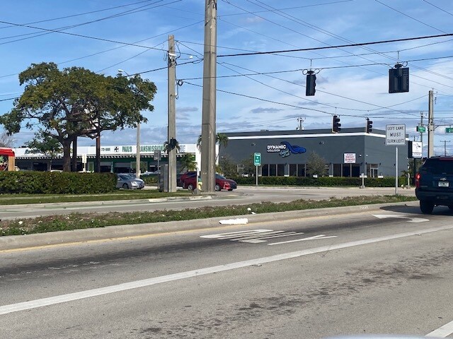 More Photos Of 4400 N Dixie Hwy, Fort Lauderdale Flex For Sale
