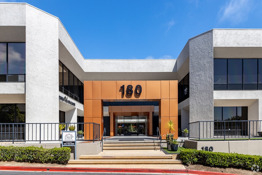 More Photos Of 180 Newport Center Dr, Newport Beach Medical For Lease