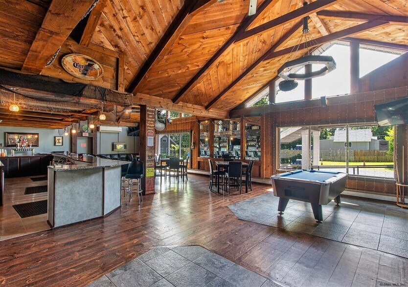 More Photos Of 405 Hudson River Rd, Waterford Restaurant For Sale