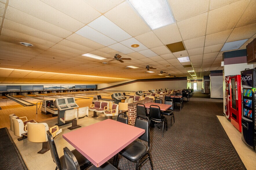 More Photos Of 1849 Gardner Ln NW, Corydon Sports And Entertainment For Sale