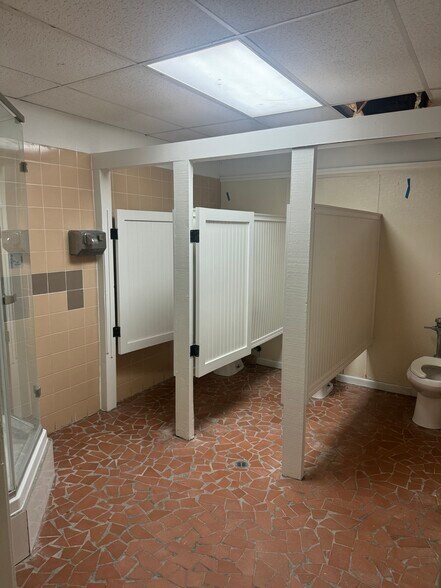 More Photos Of 187 Monarch Dr, Houma Warehouse For Lease