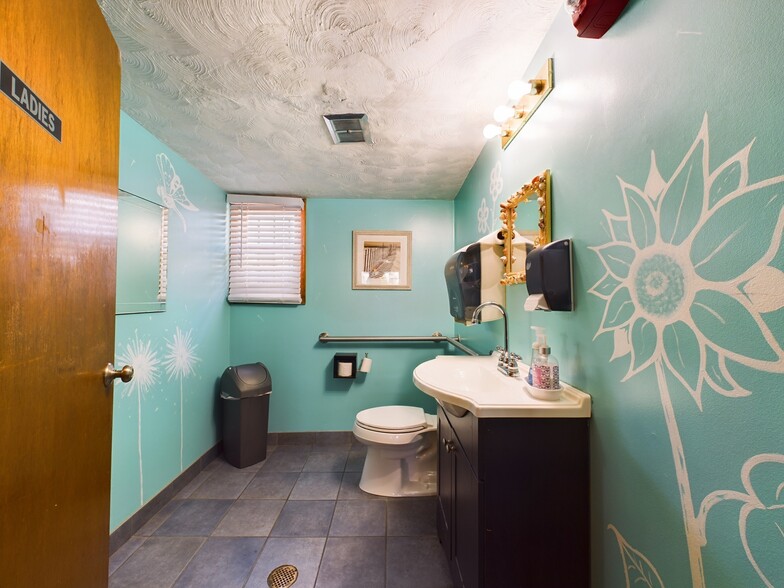 More Photos Of 501 Park Ave, Portsmouth Restaurant For Sale