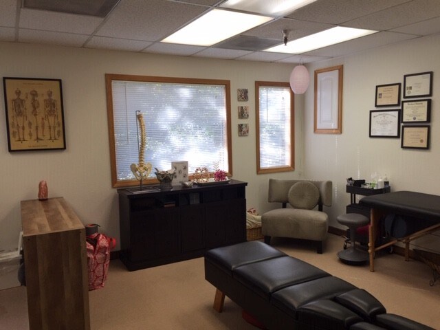 More Photos Of 15110 SW Boones Ferry Rd, Lake Oswego Office For Sale