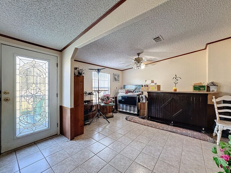 More Photos Of 15525 Shady Hills Rd, Spring Hill Restaurant For Sale