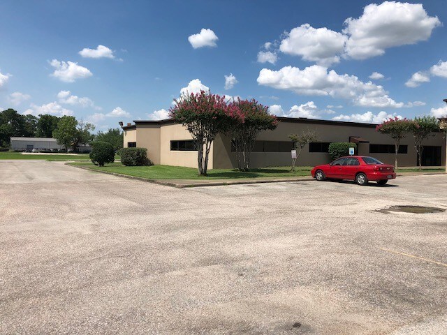 More Photos Of 6033-6035 Airline Dr, Houston Medical For Lease
