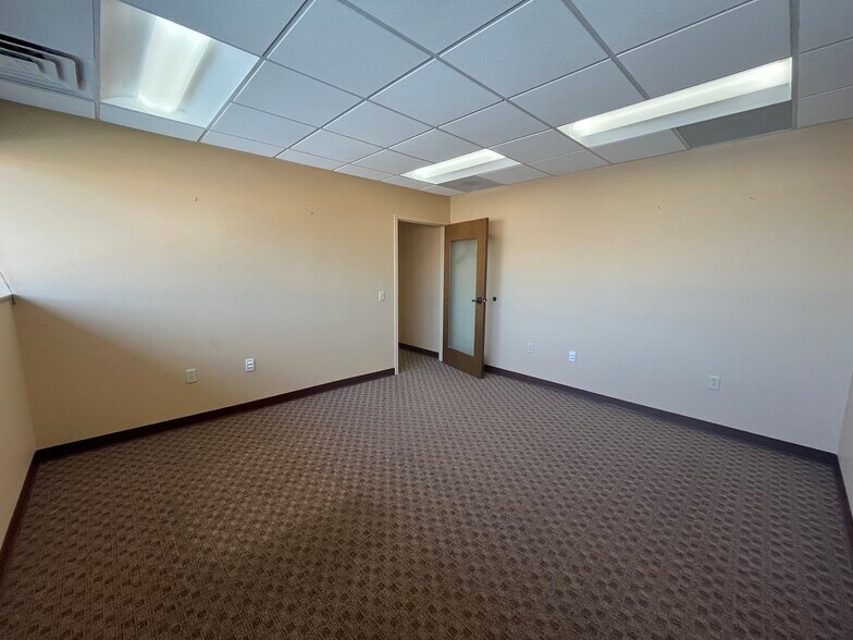 More Photos Of 99 November Dr, Camp Hill Medical For Lease
