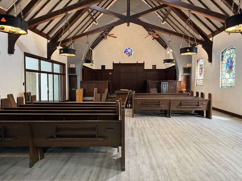 More Photos Of 315 N Sierra Nevada St, Stockton Religious Facility For Lease