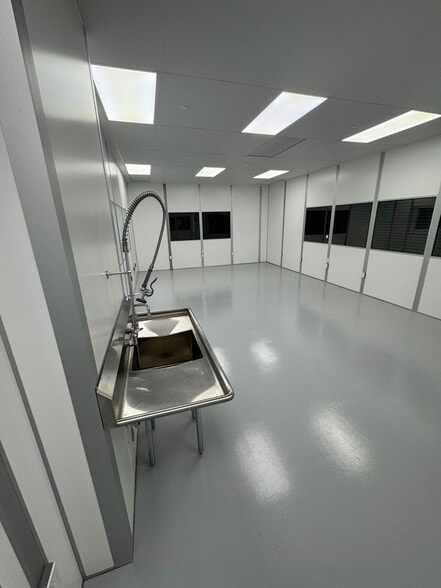 More Photos Of 190 E San Antonio Dr, King City Industrial For Sale