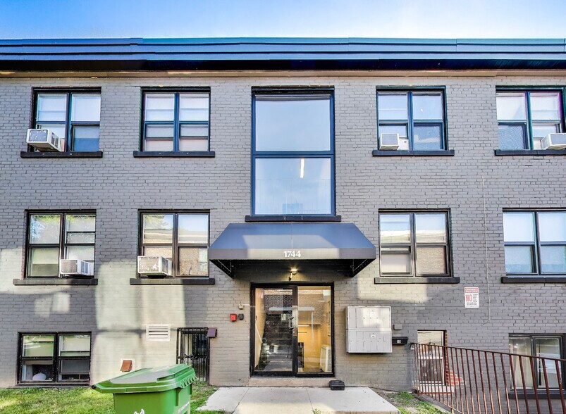 Primary Photo Of , Toronto Multifamily For Sale