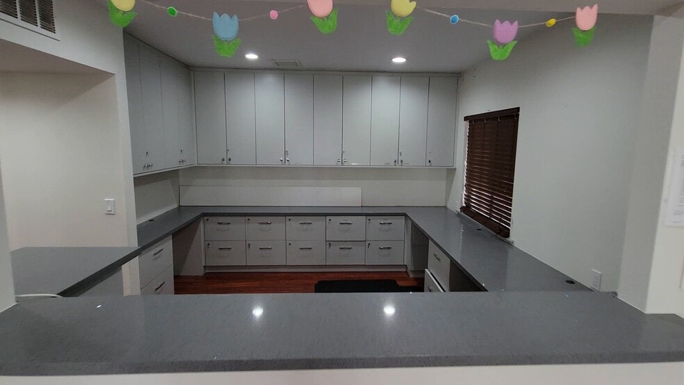 Primary Photo Of 3231 Waring Ct, Oceanside Medical For Sale