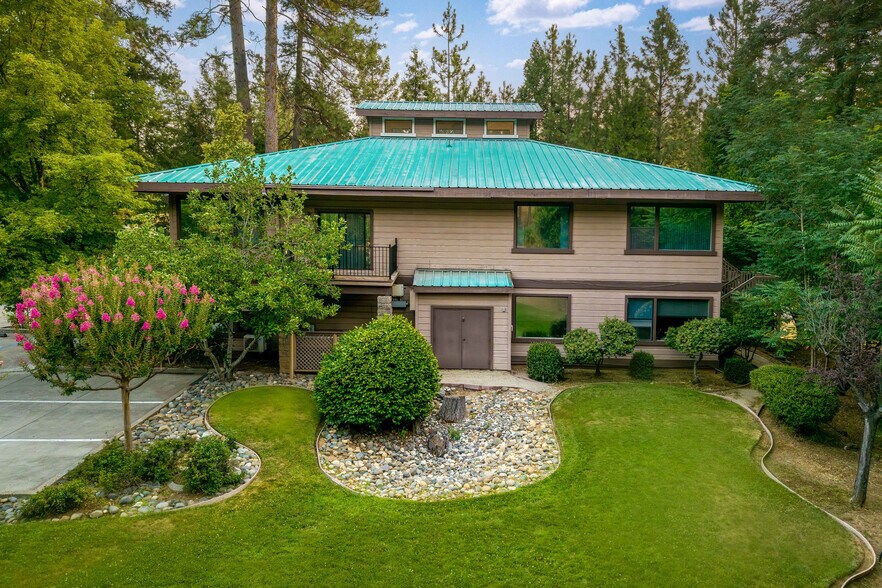 More Photos Of 944 McCourtney Rd, Grass Valley Unknown For Lease