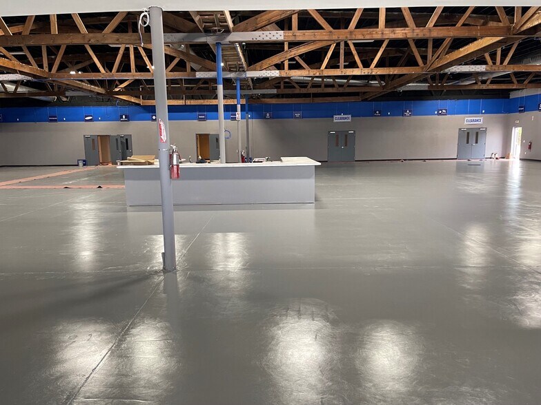 More Photos Of 830 28th St SW, Grand Rapids Freestanding For Lease