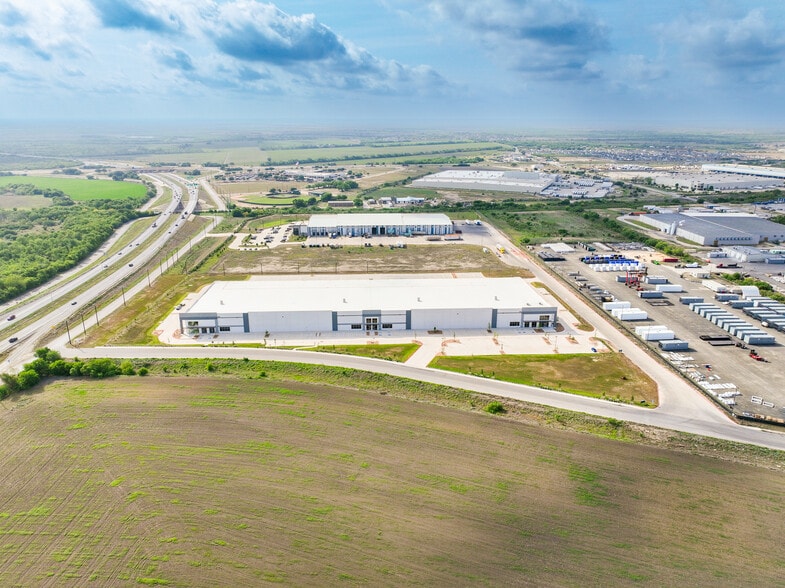 More Photos Of 5390 Freeport Rd, Von Ormy Manufacturing For Lease