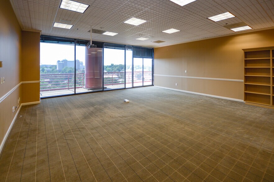 More Photos Of 900 S Shackleford Rd, Little Rock Office For Lease