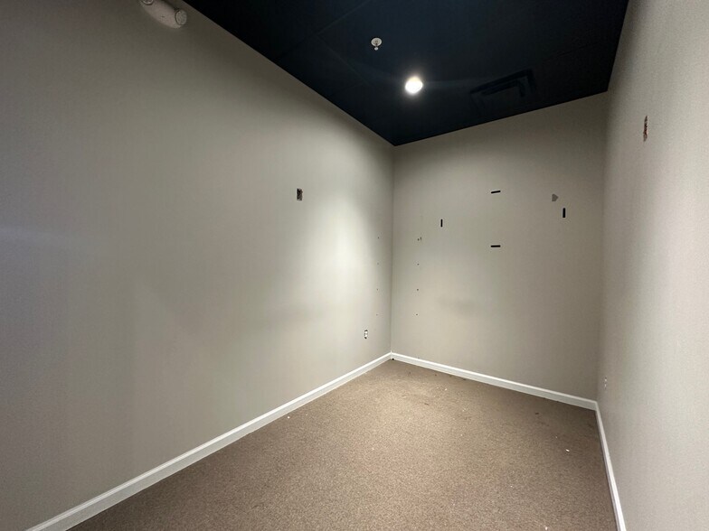 More Photos Of Route 228 & HighPointe Dr., Seven Fields Storefront Retail Office For Lease