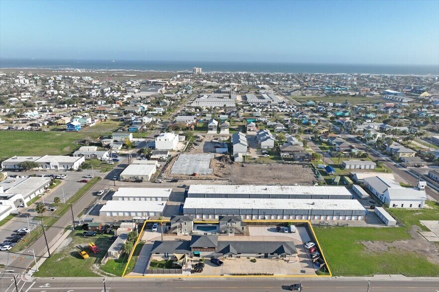 More Photos Of 121 Cut Off Rd, Port Aransas Office For Sale