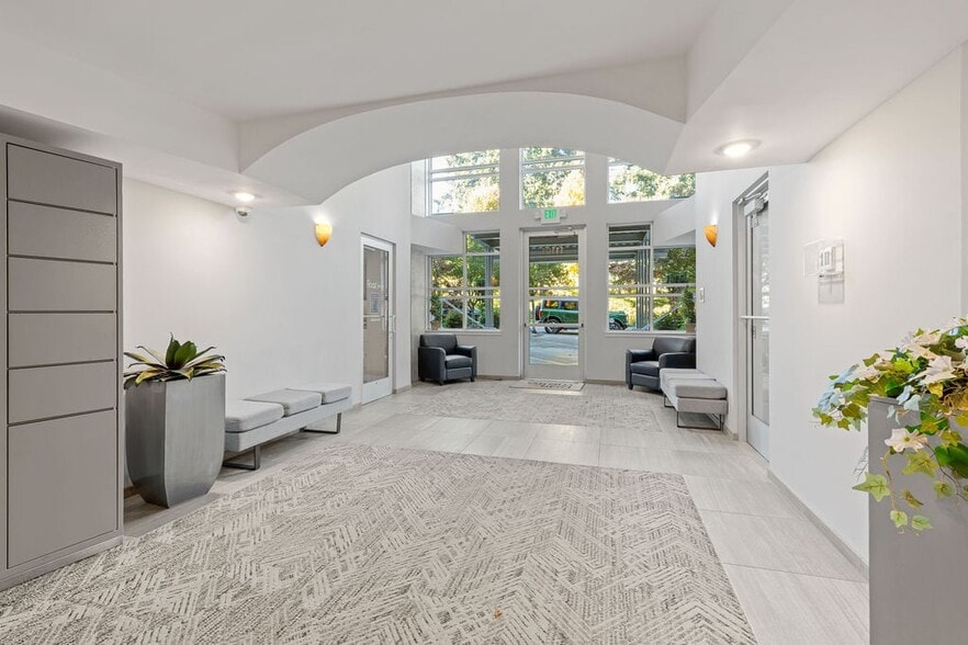 More Photos Of 11101 NE 12th St, Bellevue Apartments For Lease