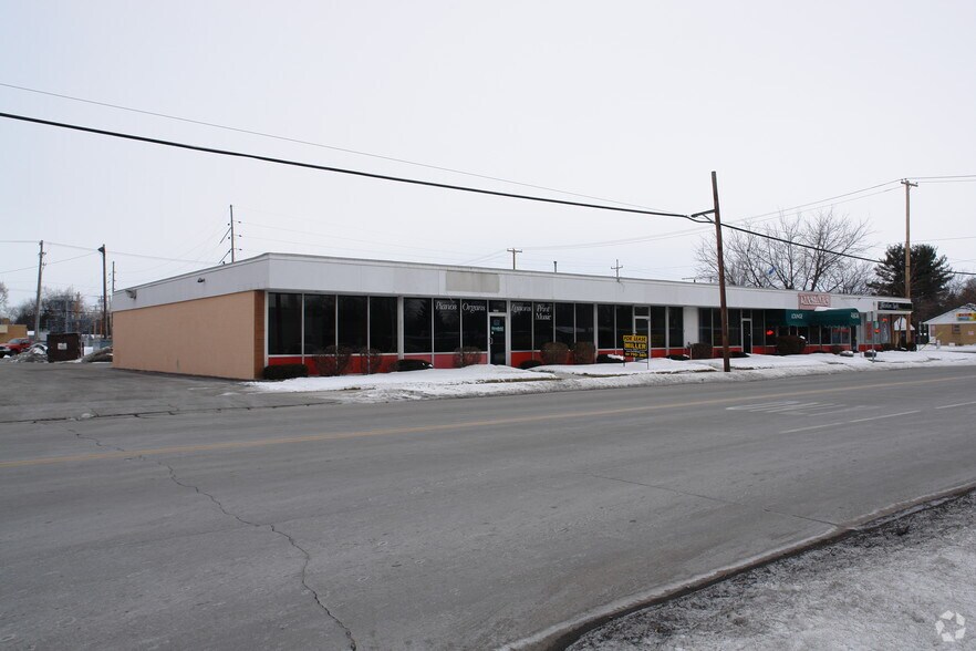 More Photos Of 2133-2141 Warwick St, Saginaw Storefront For Sale