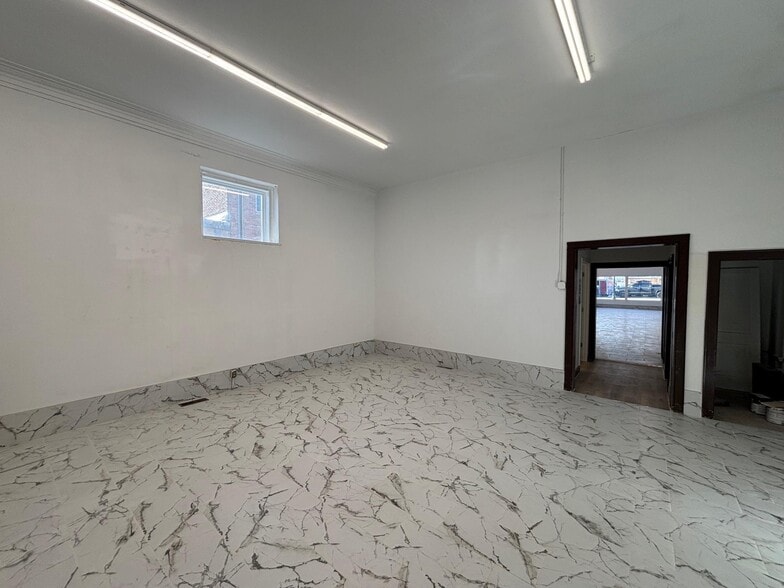 More Photos Of 1018 3rd Ave, Worthington General Retail For Sale