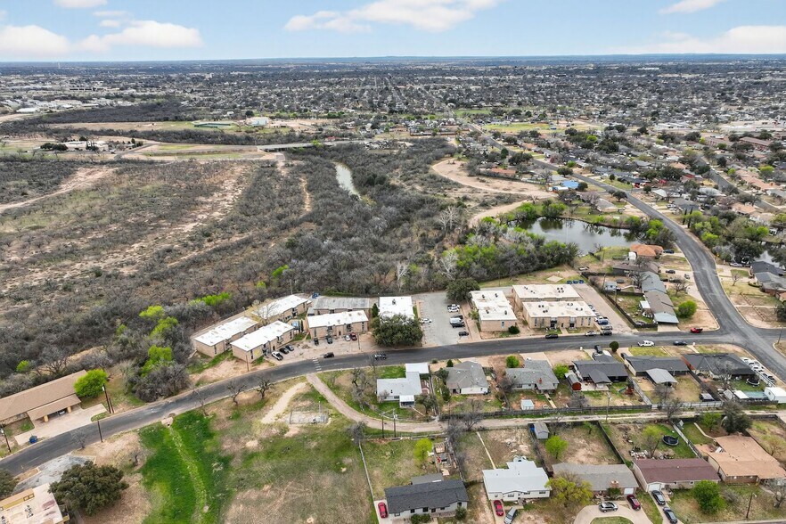 More Photos Of 1707-1717 Greenwood St, San Angelo Apartments For Sale