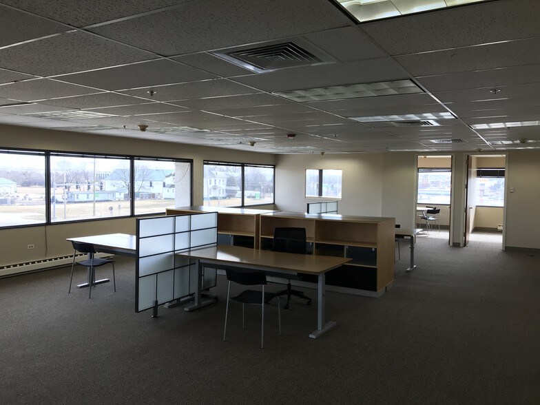 More Photos Of 1300 Greenbrook Blvd, Hanover Park Office For Sale