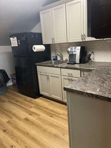 More Photos Of 2841 Executive Dr, Clearwater Office For Sale