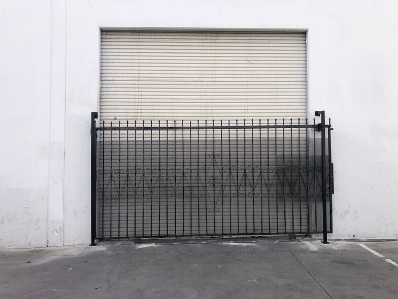 More Photos Of 245-261 E 157th St, Gardena Manufacturing For Sale