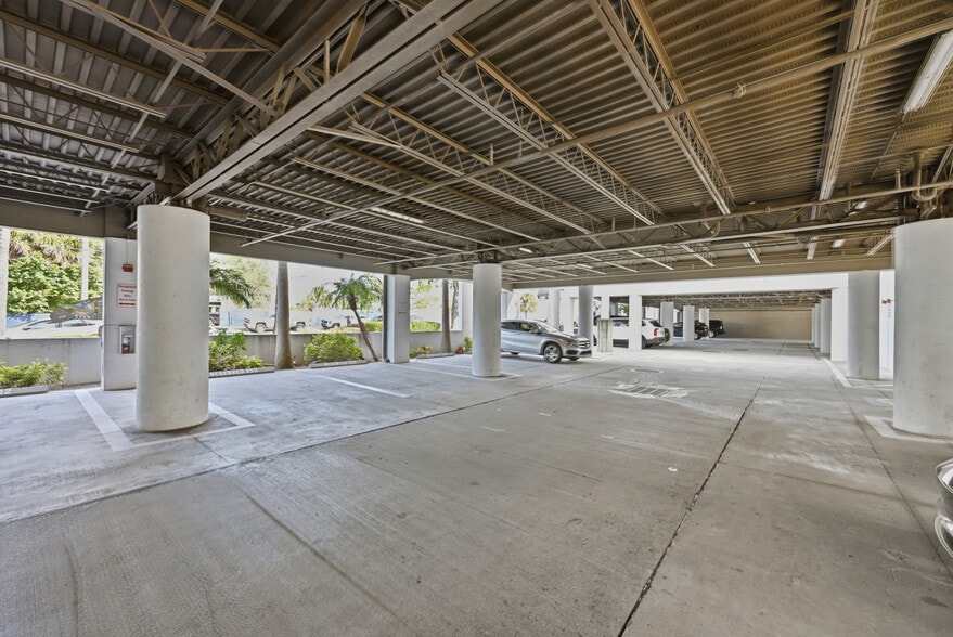 More Photos Of 1348-1358 Fruitville Rd, Sarasota Office Residential For Lease