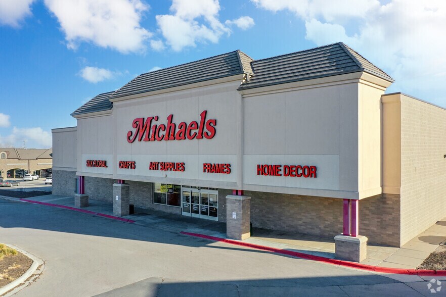 More Photos Of 3333 N 147th St, Omaha Unknown For Lease