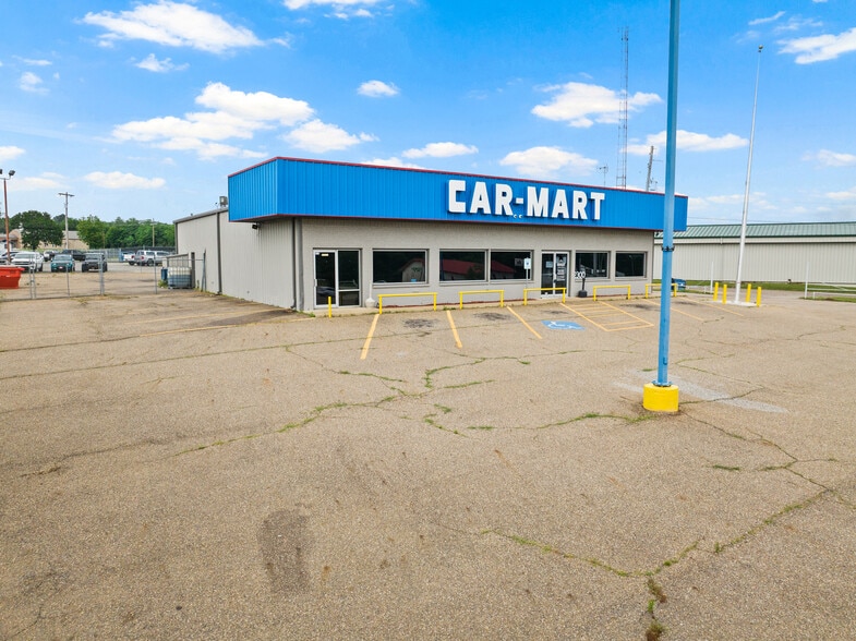 More Photos Of 2300 W Ferguson Rd, Mount Pleasant Freestanding For Lease