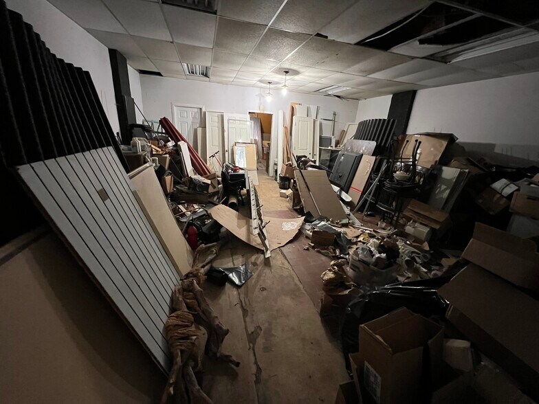 More Photos Of 839 Elizabeth Ave, Elizabeth Storefront For Sale